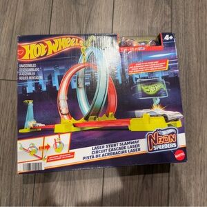 Hot Wheels Laser Stunt Track